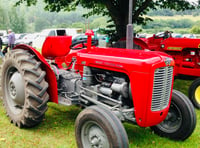 Thorne’s Farm Shop Tractor run for Hospiscare