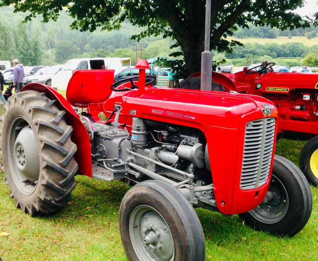 Thorne’s Farm Shop Tractor run for Hospiscare