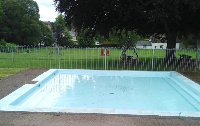 Newcombes Meadow Paddling Pool.
