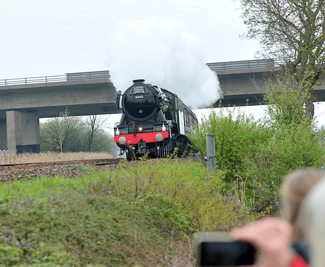 Watch as the Flying Scotsman passes through Newton Abbot 