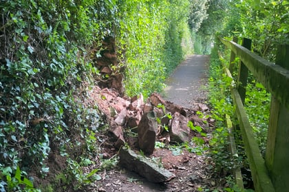 UPDATED: Partial wall collapse at Penton Lane in Crediton
