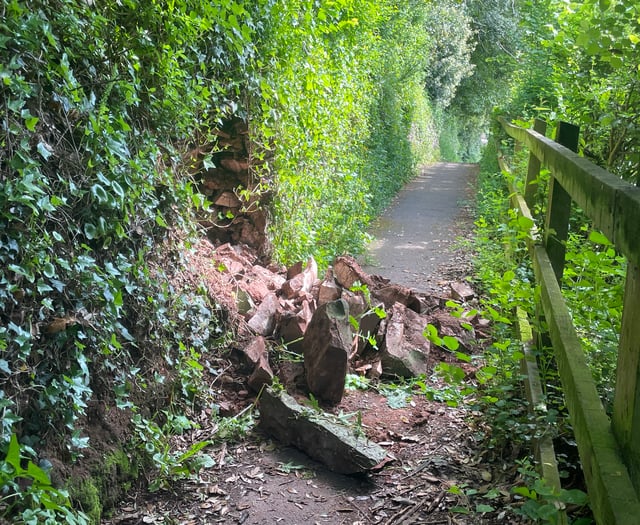 UPDATED: Partial wall collapse at Penton Lane in Crediton
