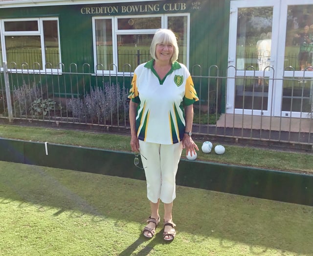 Crediton’s Anne is Unbadged Ladies Singles bowling champion 
