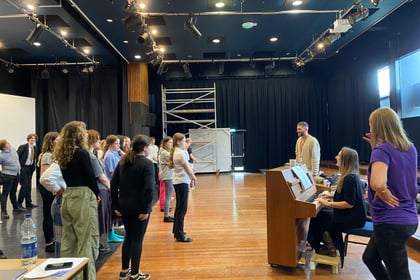 Westend performer runs Theatre Workshop at Queen Elizabeth’s School
