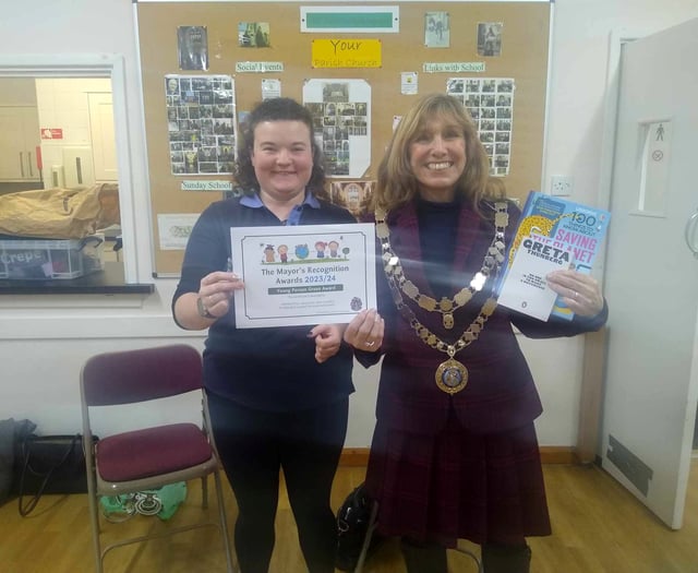 Okehampton Girl Guides win Mayor’s first Young Person Green Award
