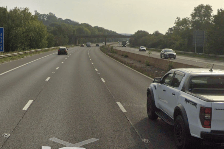 A stretch of southbound carriageway on the M5 motorway near Cullompton.