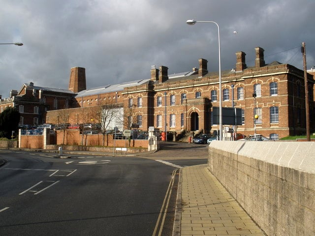 A highly critical report has outlined high levels of violence and overcrowding at Exeter Prison, which the city's MP Ben Bradshaw called 'grim reading'