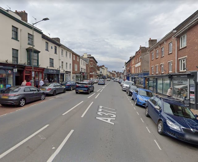 Crediton residents and shoppers petition against parking meters
