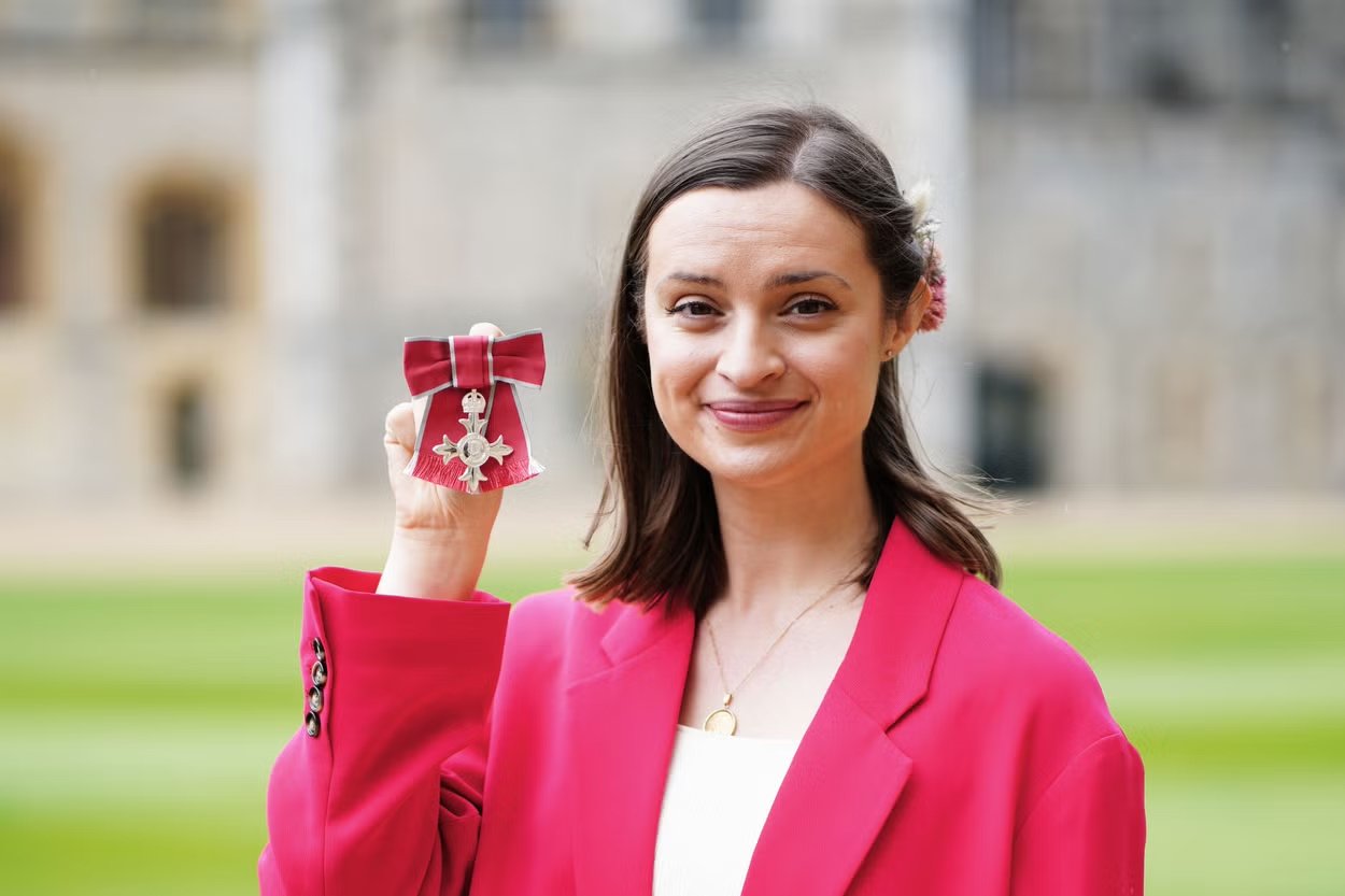 Former Kirtonian Laura received her MBE from Anne, Princess Royal ...