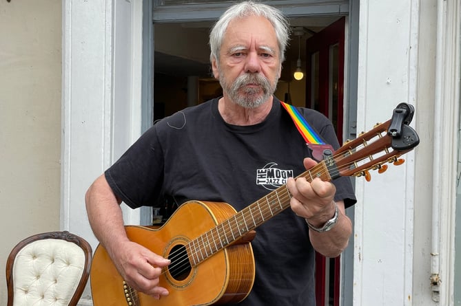 Taking part in Busk It! outside James Antiques.  AQ 5599
