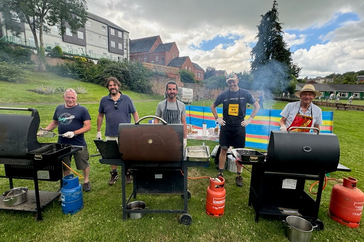 The barbecue served 1,000 burgers during the day.
