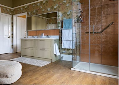 Bathroom showroom opens at Ashgrove Kitchens