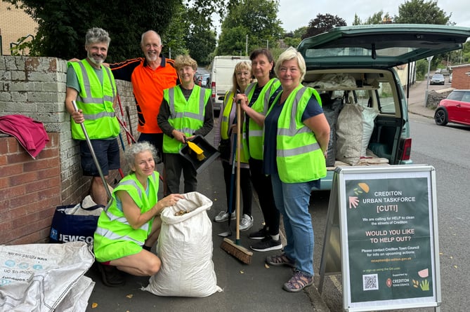 Those who took part in the clean up on Jockey Hill in Crediton.  AQ 9850
