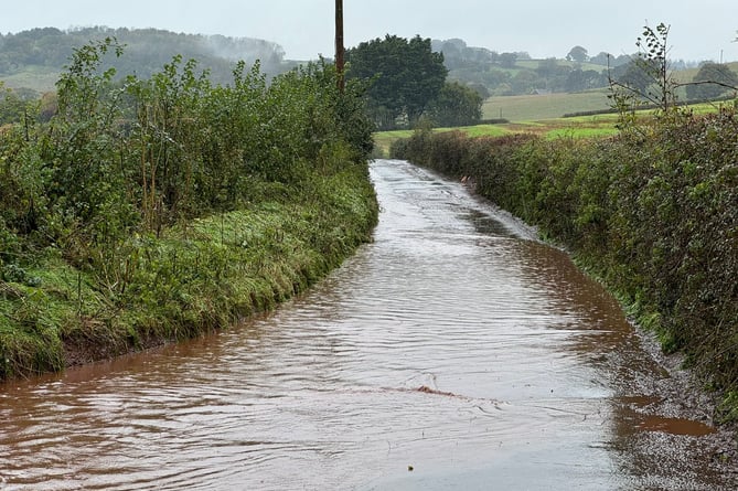 Flooded A377 between Crediton and Barnstaple Cross