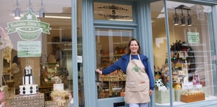 New cake shop opens in Crediton