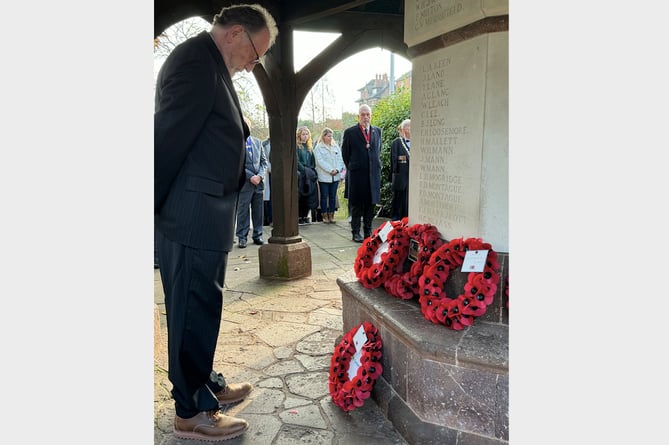 Cllr Martin Binks laying the Central Devon Conservatives wreath.  AQ 7369
