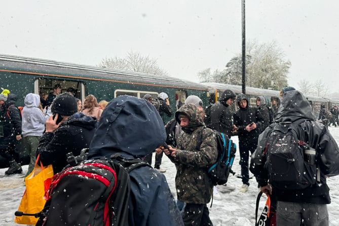 Students stuck at snowy Crediton railway station