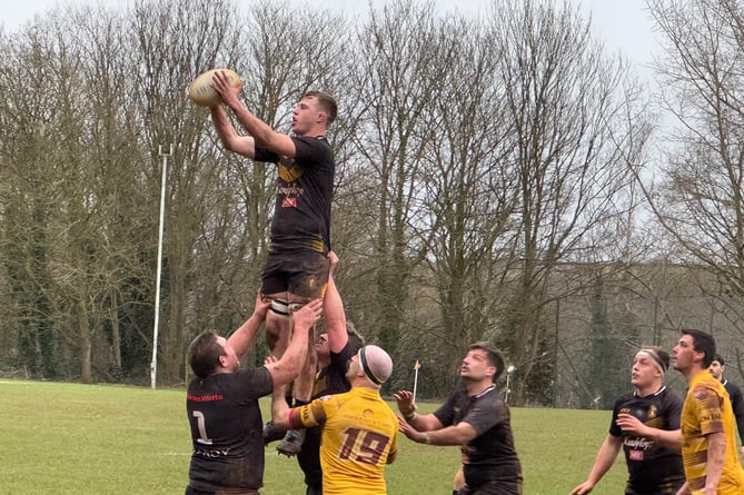 Crediton RFC First Team won the line out against Wadebridge.  AQ 1284