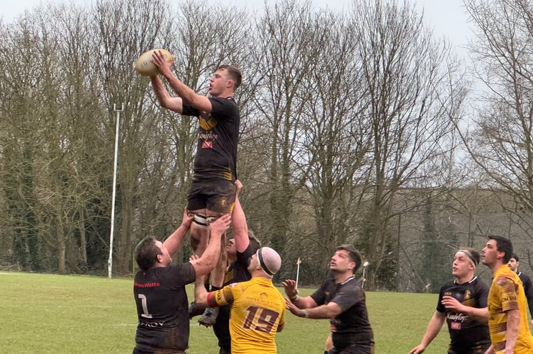 Crediton RFC First Team won the line out against Wadebridge.  AQ 1284