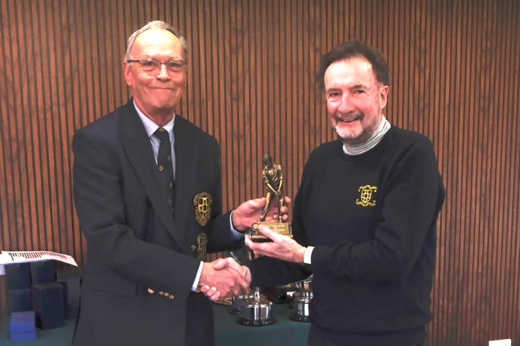 Seniors Captain Peter Blinkhorn presented Graham Cox with the Mick Thompson Trophy.
