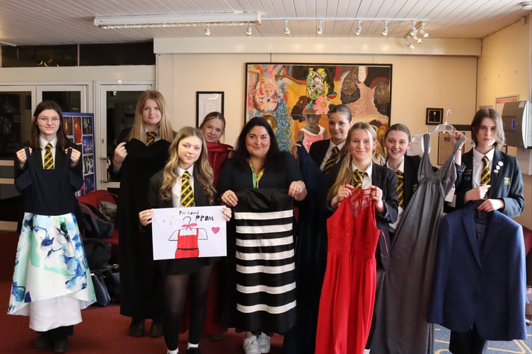 Members of the Pre-Loved Prom committee with Tamlyn Fraiquin of Involve Mid Devon, centre